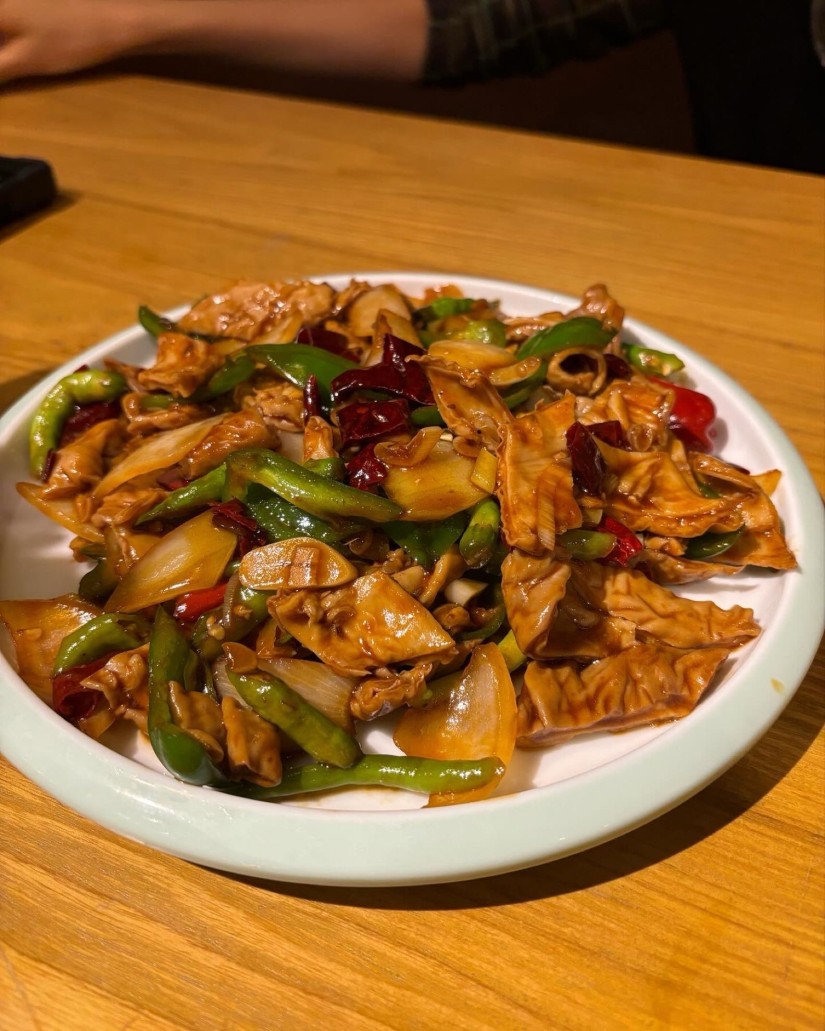 ホルモンと唐辛子炒め 加辛