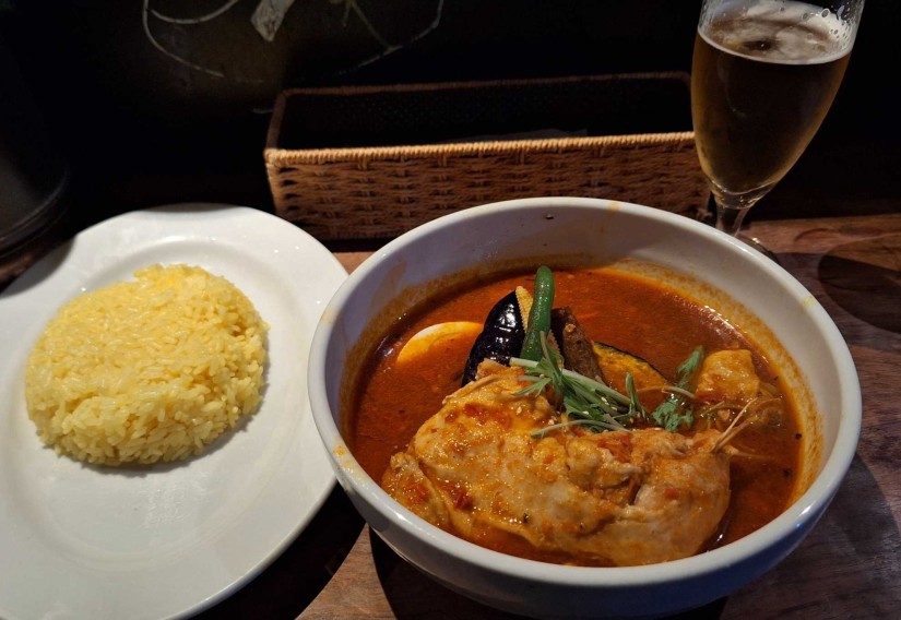 骨付きスープチキンカレー(黄、10番) 10番