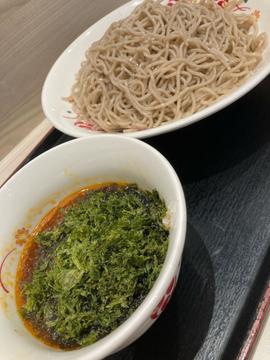 ピリリと辛い「海苔つけそば」