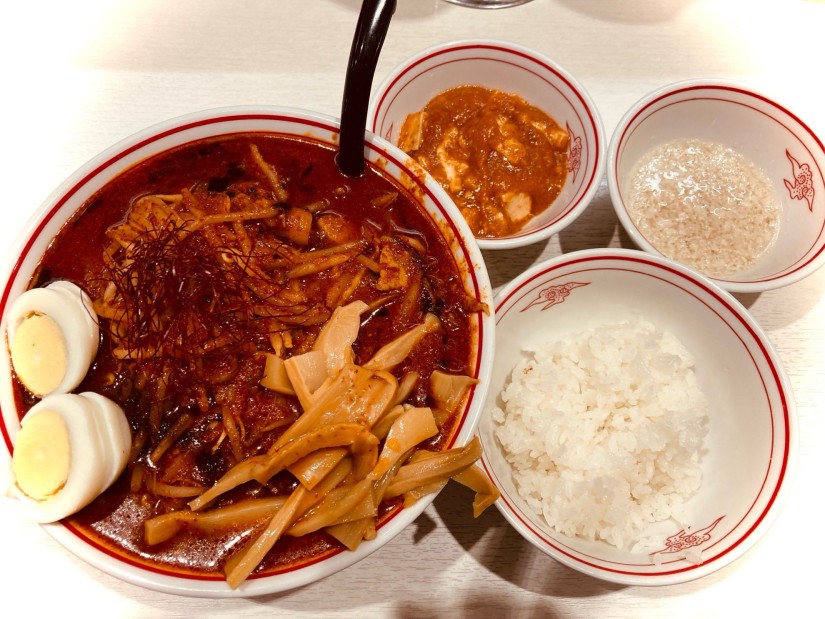 焦がし味噌卵麺 8辛