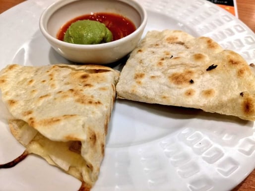 メキシカン・ケサディーヤ ピリ辛マヨチキン