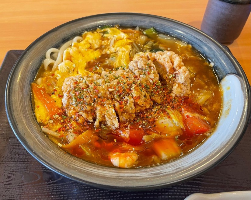 鶏竜田の黒酢酸辣うどん