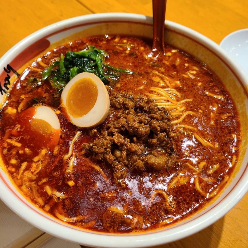 麻辣味玉のせ担担麺 三辛