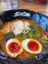 味玉hotラーメン