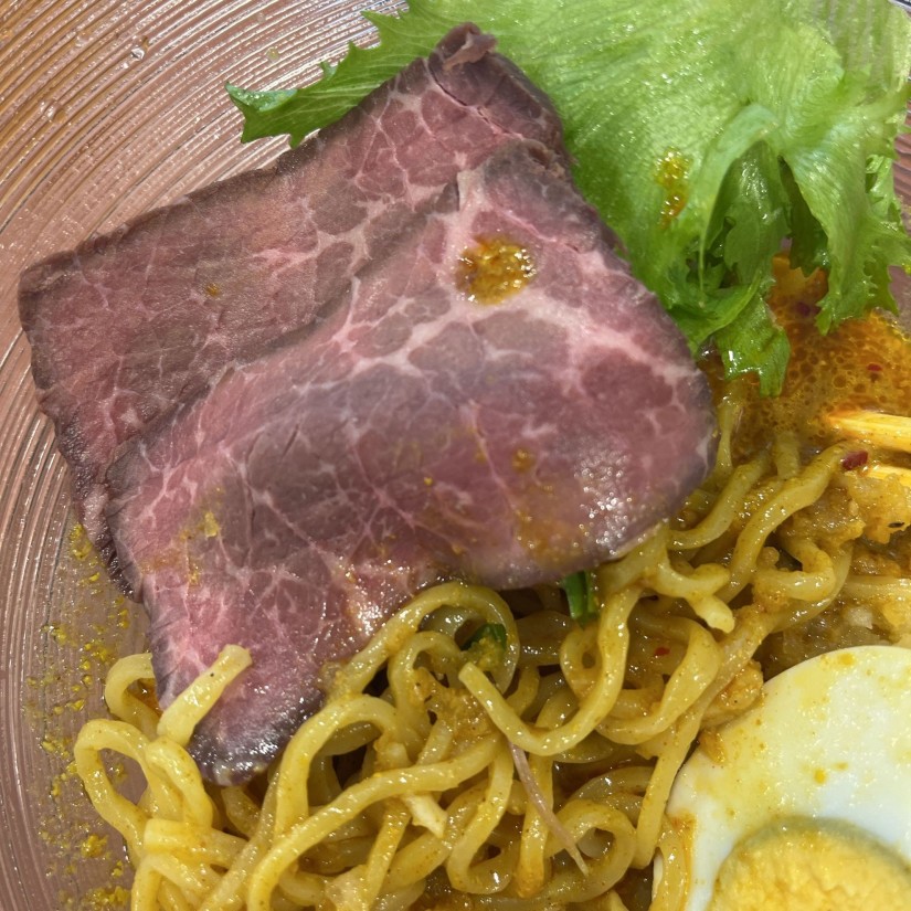 コールドビーフと鬼おろしの冷製カレー坦々麺