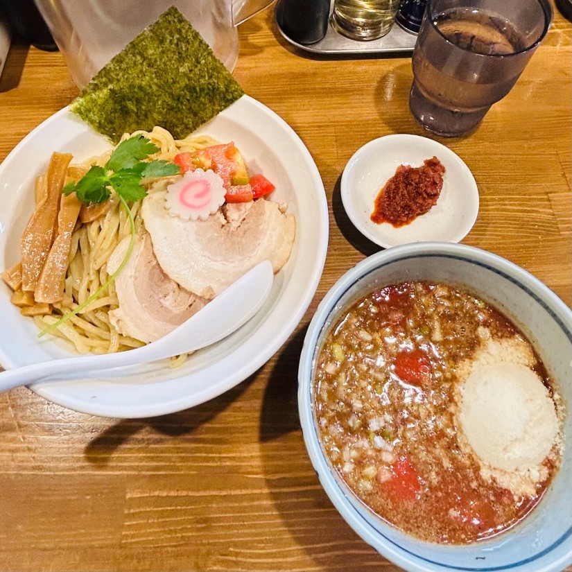 トマトチーズつけ麺 辛味トッピング