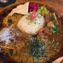 MANOSチキンカレー 3辛