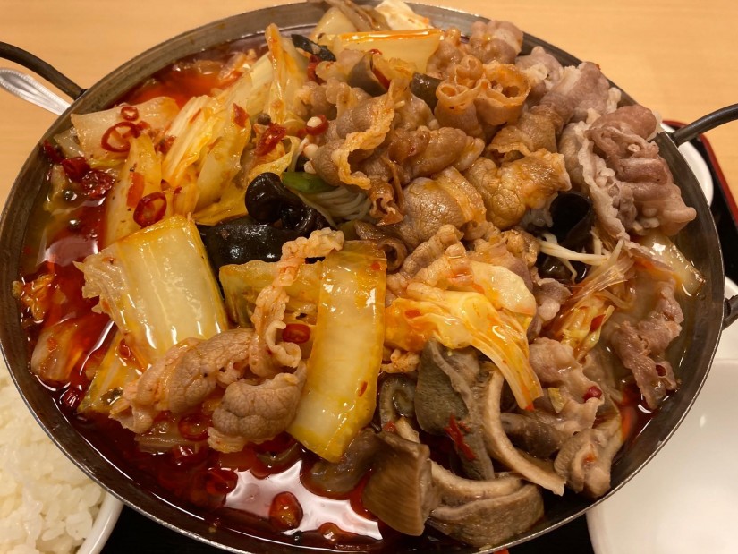 ホルモン火鍋 野菜 牛肉トッピング 激辛