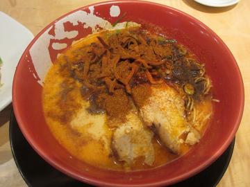 赤辛牛白湯ラーメン 10激