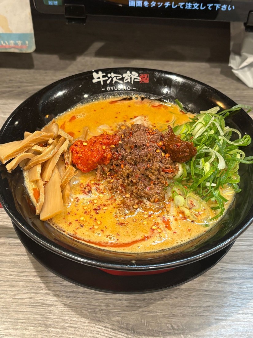 牛骨しびれ担々麺 しびれ多め、辛さ増し