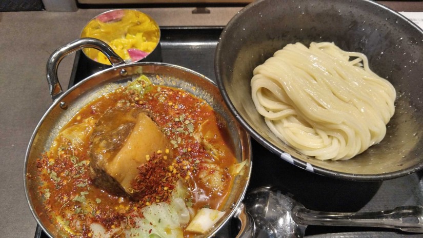 スパイシー肉塊ボルケーノつけめん