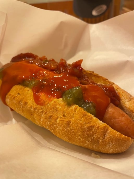 焼きたてドッグ 悶絶の激辛ブートジョロキア ～デスソースの刑～