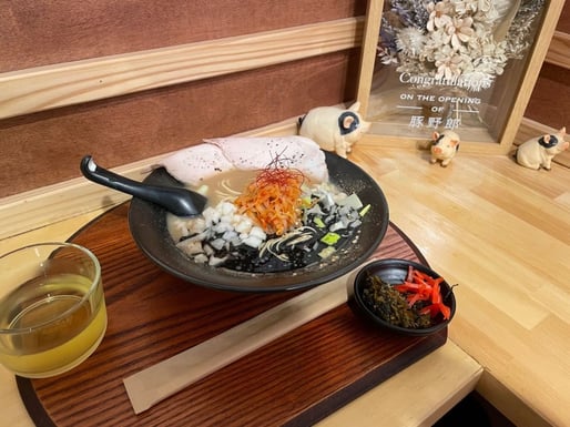 豚骨しょうゆラーメン