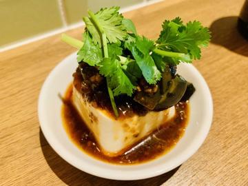 ピリ辛ピータン豆腐