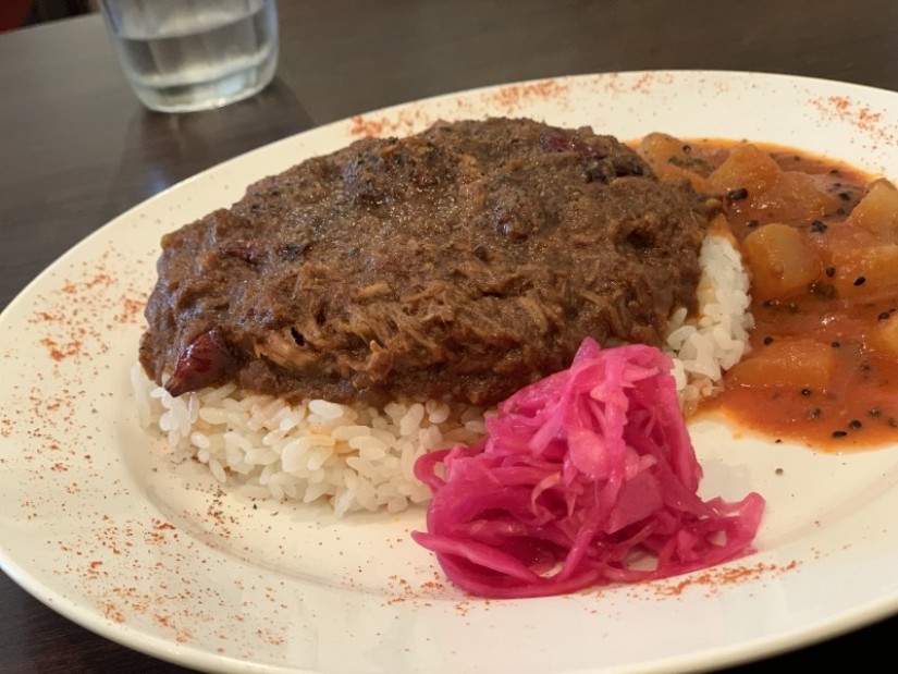 手ほぐしポークキーマカレー  黒大根のトマト煮添え 超辛の上の超〜〜辛