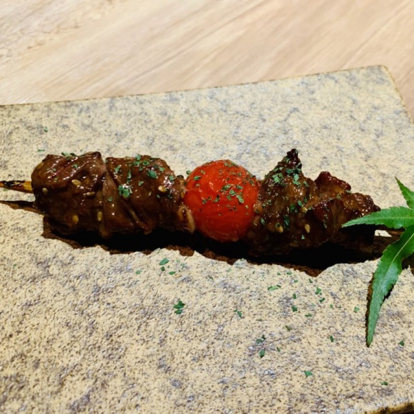 牛サガリステーキ串 辛味噌ダレ