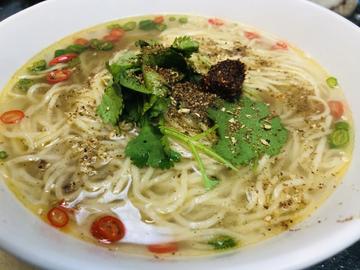 赤くない麻辣湯麺