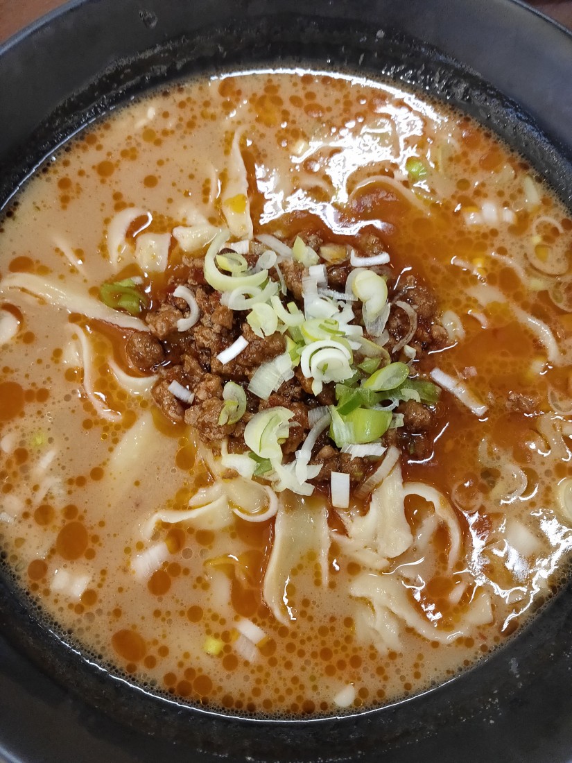 麻辣担担刀削麺