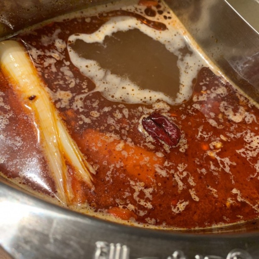 モンゴル薬膳鍋 中辛