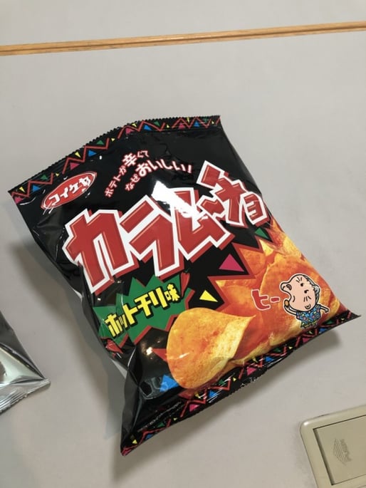 カラムーチョチップス ホットチリ味