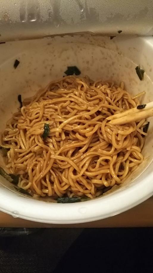 マルちゃん正麺汁なし黒マー油担々麺
