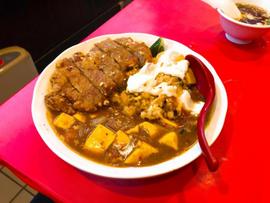 麻婆カレー排骨のせ