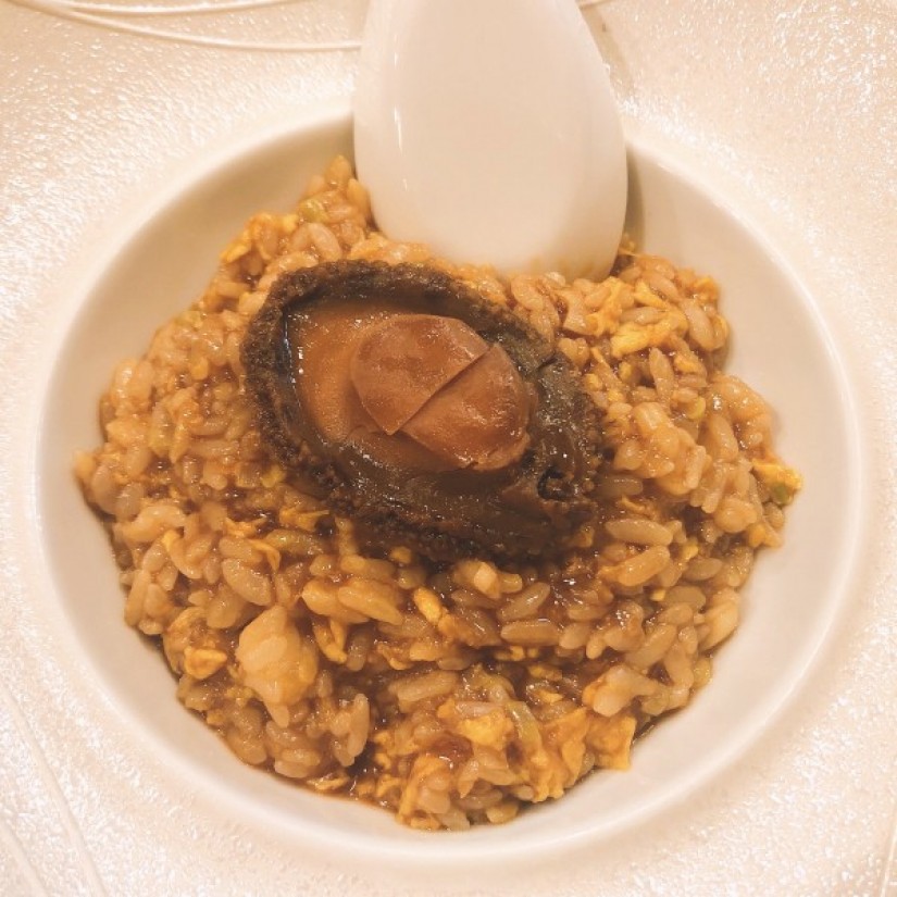 アワビ丸ごと炒飯