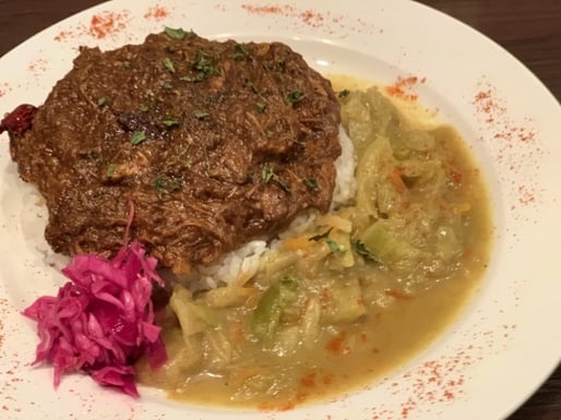 手ほぐしポークキーマと春キャベツのクリームカレー 超超辛