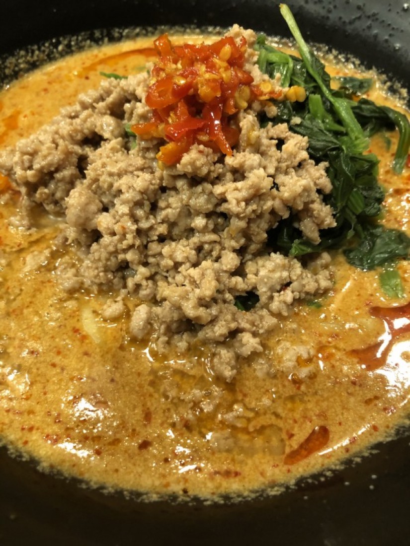 地獄の坦々麺　血の池 30倍