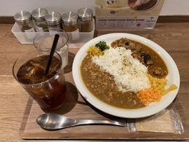 あいがけカレー 0.5辛〜