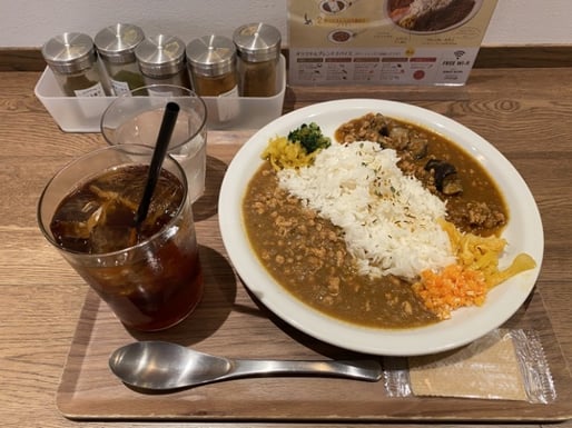 あいがけカレー 0.5辛〜