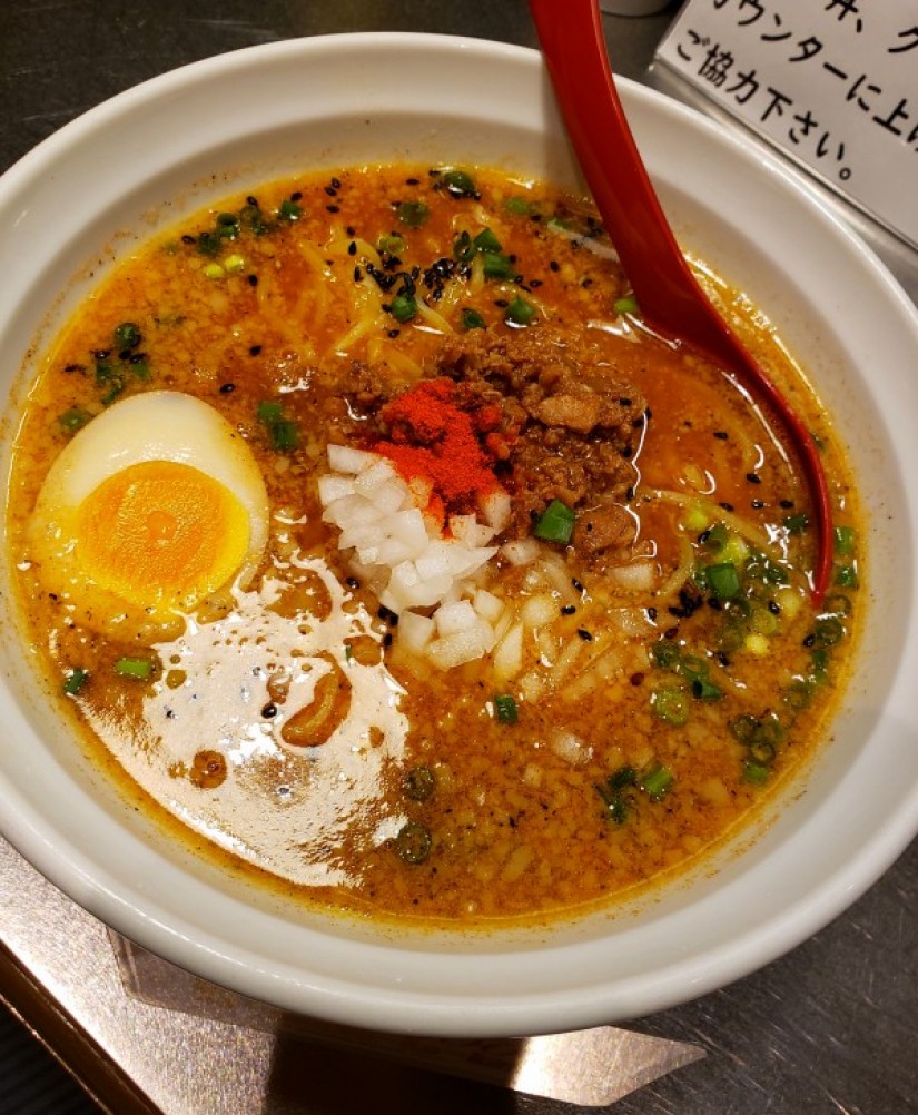 
花椒香る辛味噌中華￥850