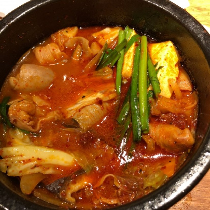 ホルモン鍋定食 辛