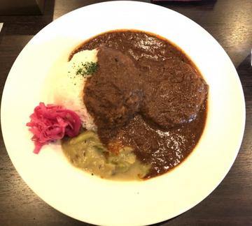 豚バラカレーとキャベツクリームカレーのあいがけ 1.5辛