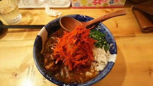 雷雲 一口目 辛、二口目 痛、三口目 後悔！4.9KMです！ 混在は提供されていないようです。