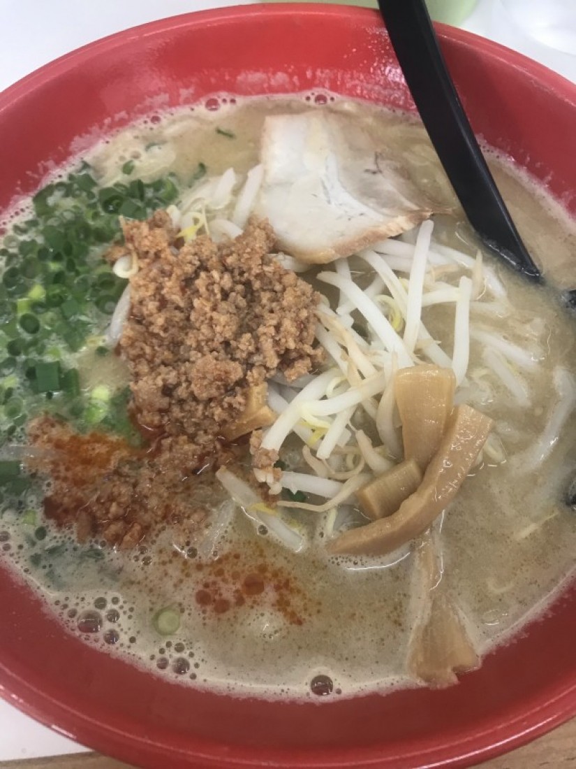 鬼辛たんたん麺880円