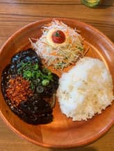 にんにく七味の黒麻辣バーグディッシュ