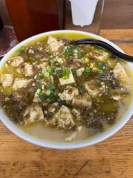 緑麻婆刀削麺(汁有)