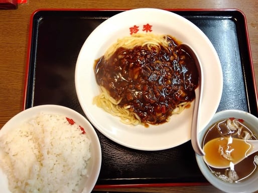 ジャージャー麺