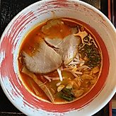 うまっ辛ラーメン 唇をやられて汁落とし、故に旨味を感じれず…無念