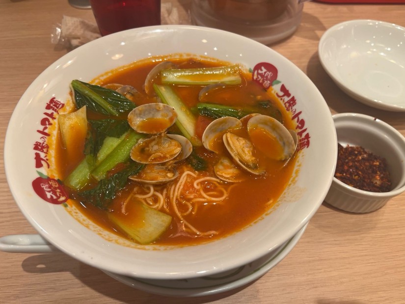 太陽のボンゴレ麺 辛トマ