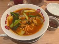 太陽のボンゴレ麺 辛トマ