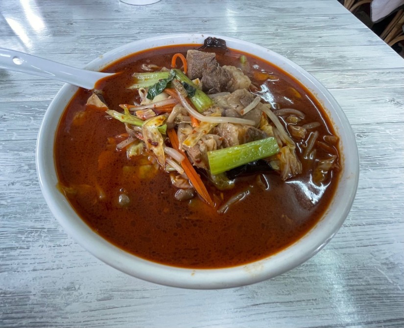 マーラー牛肉刀削麺 すごく辛い