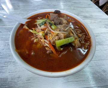 マーラー牛肉刀削麺 すごく辛い