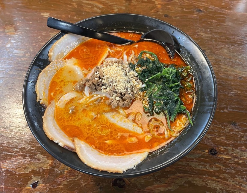 坦々麺大盛りチャーシュートッピング