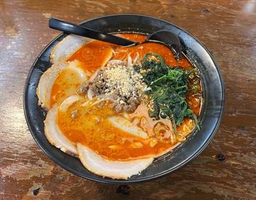 坦々麺大盛りチャーシュートッピング