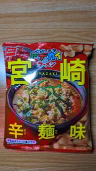 ベビースター ドデカラーメン 宮崎辛麺味