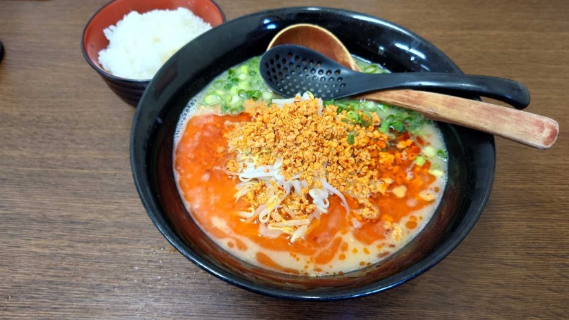 ピリ辛赤ラーメン