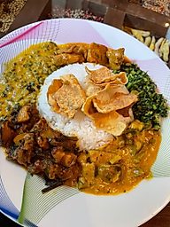 日替わり5種盛りカレー 辛めにと言った