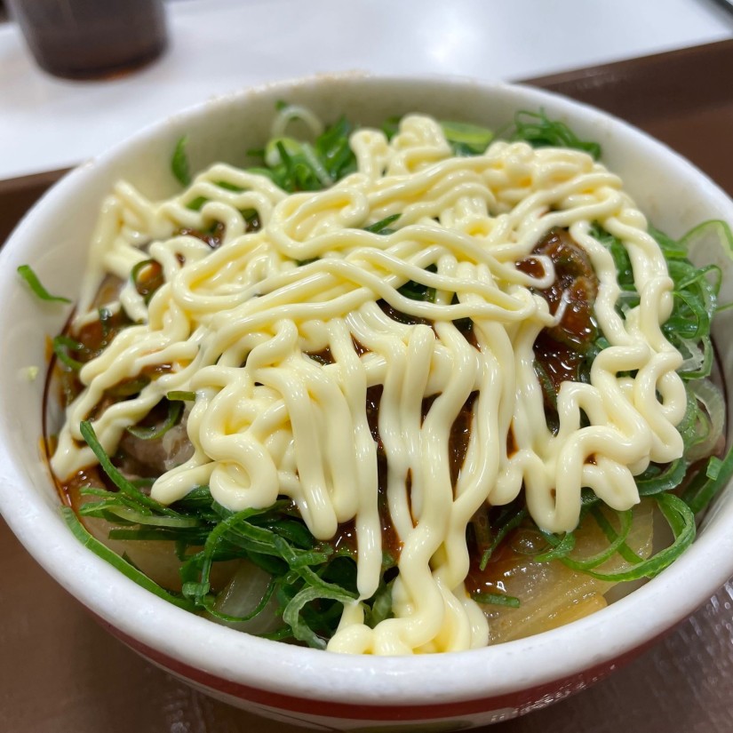 ねぎマヨ麻辣牛丼